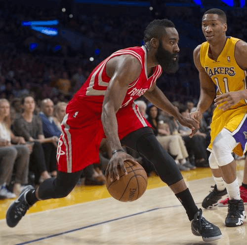 [图]张馨破门对手乌龙 中国女足两球完胜越南女足.