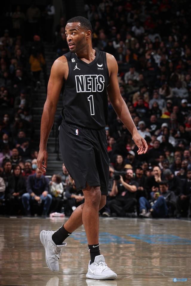 中加冕成功 中加冕成功